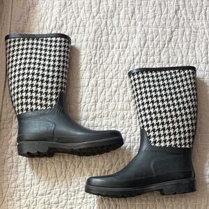 Merona Black and White Houndstooth Winter Boots